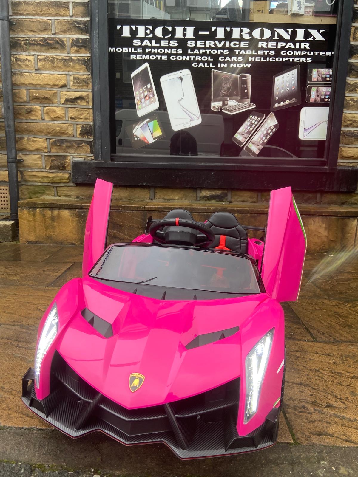 Kids Lamborghini Veneno 12v Ride on Electric Car with Remote, Leather Seats & Rubber Tyres