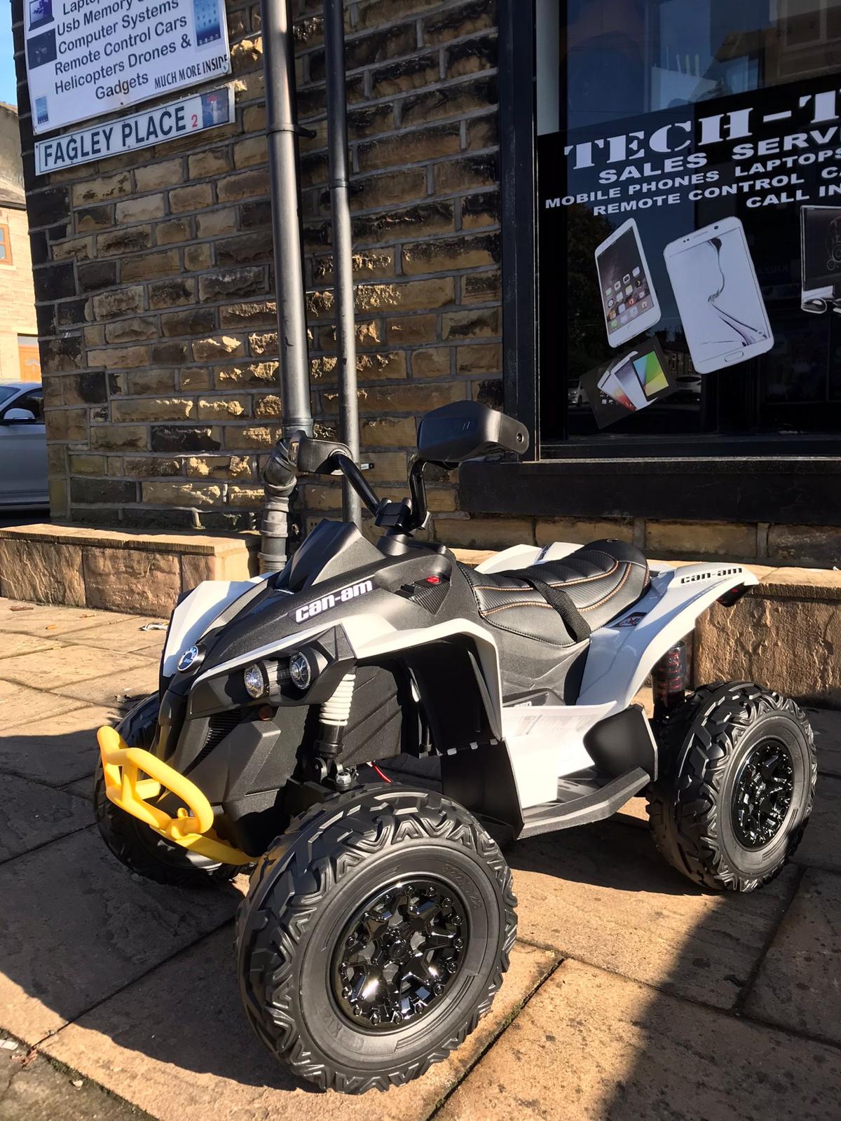 Cam-Am Maverick 24V Kids Electric Ride On Quad – packed with exciting features.