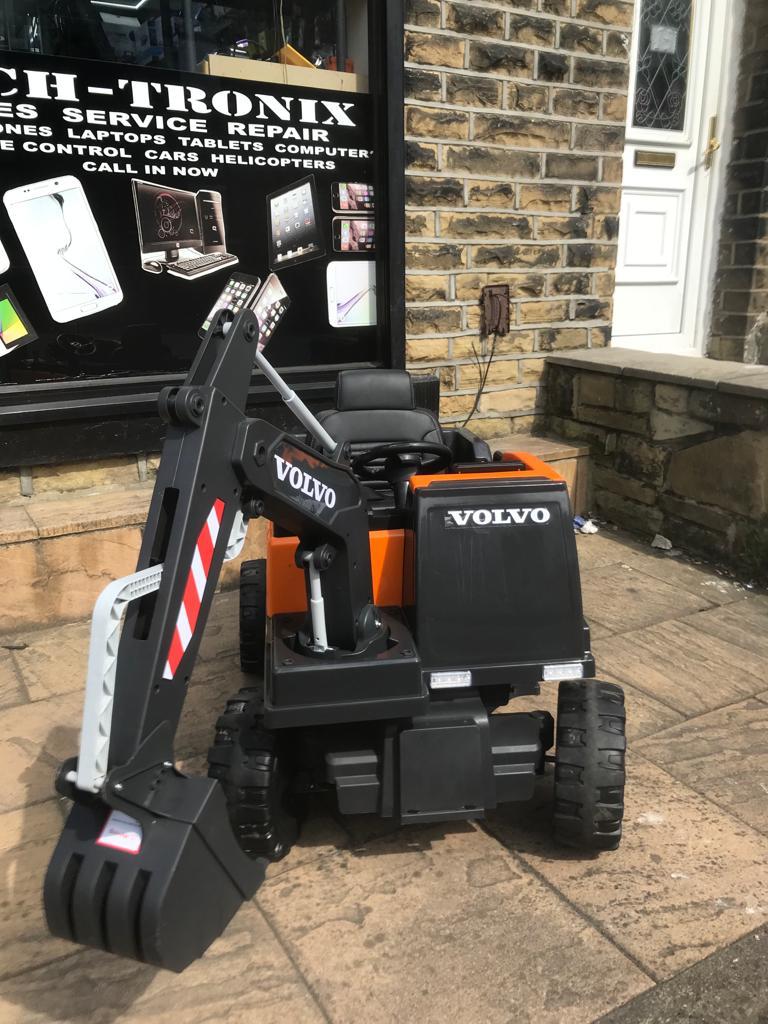 Volvo Kids Ride on Excavator 12V With Leather Seat and Eva Wheels and Parental Remote