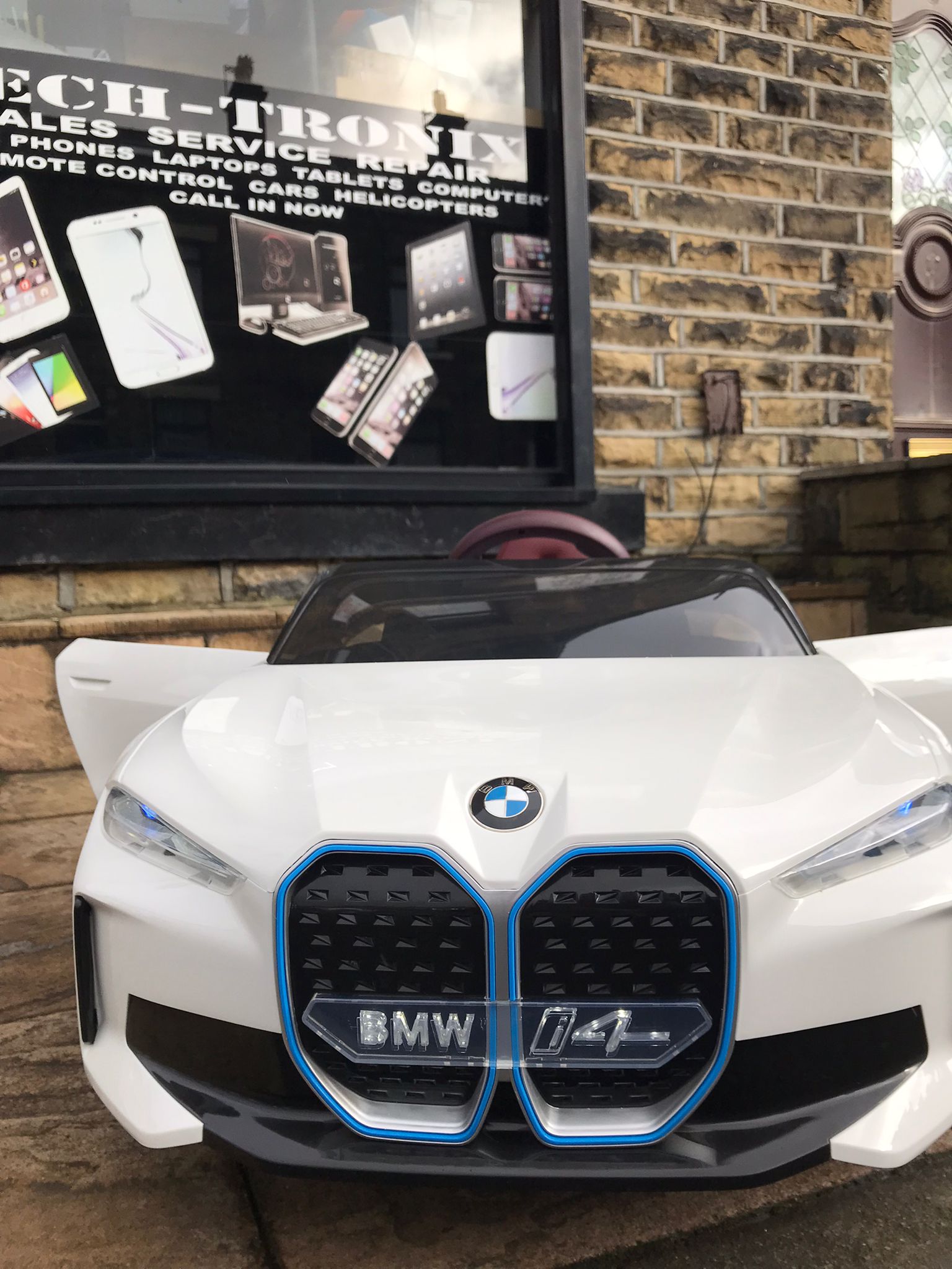 BMW i4 12v Car, Leather Seats & Rubber Tyres, Remote & Self Drive